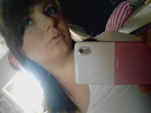 kerry, 17, kent, blue eyes, blonde hair, lucky number 7, favourite colour-red..