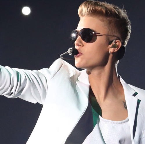 basicly there's a boy that lights up my day, and i love him so much. 16th of april was the best day of my life. PROUD NORWEGIAN BELIEBER