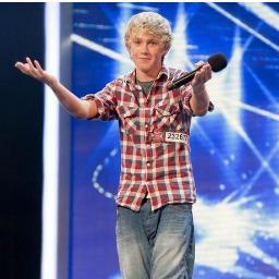 Mi biografía ni se la comió Niall, ni la aplastó el culo de Louis, ni se fue con Liam a ver Toy Story, se fue al Take Me Home Tour a cumplir su sueño.