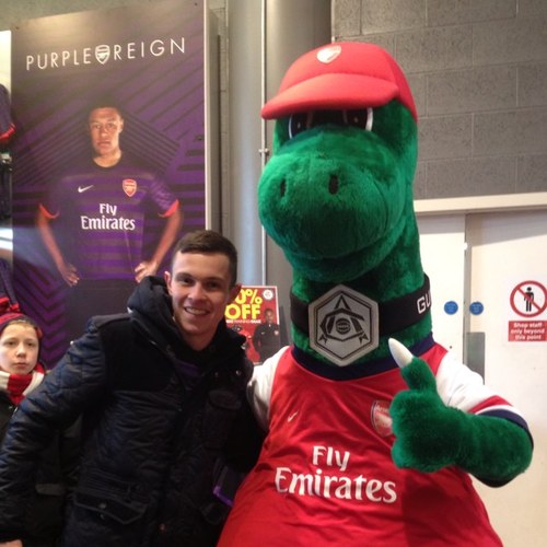 Love music, love Arsenal and sport in general! Manager of @OwenRoyal. Get in touch for any bookings etc.