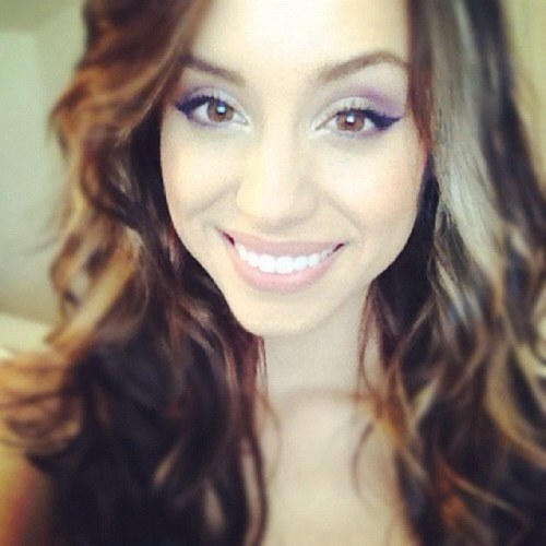 My name is Brandi. :) I love life with a passion. (RP ACCOUNT) Single. Looking for my droomer! ❤