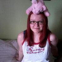 C h a r l o t t e  (@striped_sockss) 's Twitter Profile