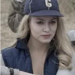 Olá o meu nome é Rosalie Cullen, casada com Emmett , meu anjo. Amo os meus ricos irmoes  Alice, Bella, Edward, Jasper, . e minha Subrinha Nessie.
Forks