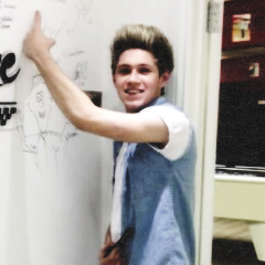 Cuenta dedicada a la hermosa ___ y Nialler. Facts e Imaginas. PD: ___ eres tú.