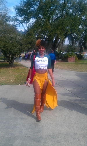 where them badd girls at ? CAUTION : I'm a Leo!♌... quite pretty tho :: instagram:@hername_beauty