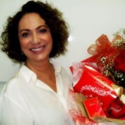Eliane você é uma atriz muito maravilhosa eu sou sua fã e tenho muito orgulho de falar isso quero que você continue sendo essa atriz maravilhosa *-----* Tee amo