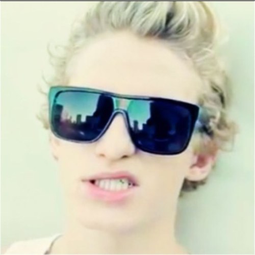 Loveee Cody Simpson. Simpsonizer foreverrr. From day 1 to now, forever & always.∞ Super Beach Kids. ✌