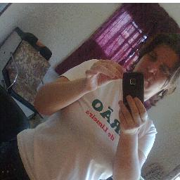 SOU MULHER,MAÊ,AMANTE DE SENTIMENTOS INTENÇOS,ADORO AMIZADES SADIAS,ADORO SER EU MESMA...SAGITARIANA NATA
