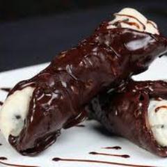 Food is sexy! Tweeting mouth watering dishes and thirst quenching drinks as well as food porn quotes. Enjoy!!!