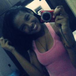 × Tαlvez eu sejα α solução dos sєus problemαs oυ tαlvez um problemα αindα mαior ..
Só depende de vooce !. x))