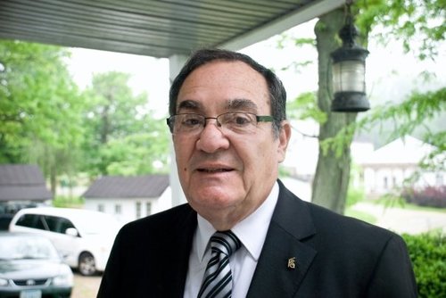 PROFESOR TITULAR JUBILADO UNIVERSIDAD DEL 
ZULIA ..CONSULTOR  EN AVALÚOS  PROYECTOS AGROPECUARIOS NACIONAL E INTERNACIONAL.PROFESOR UNIVERSIDAD RAFAEL  URDANETA