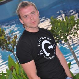 Reactjs, Vuejs, GraphQL, Apollo, Nodejs, Typescript, JavaScript.