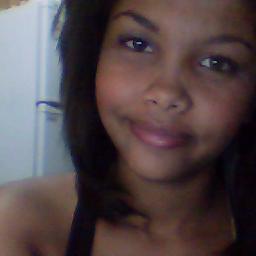 -Posso :) te :) pedir :) uma :) coisa? :) -Sim :) ''-MORRA'' :)