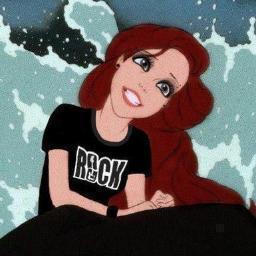 Debaixo da maquiagem e por trás do meu sorriso, eu sou apenas uma menina que deseja o mundo