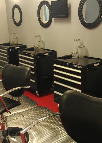 Stylist Lounge offers a chic atmosphere where clients relax, enjoy a hot or cold beverage while receiving the hottest hairstyle in SC and much more!