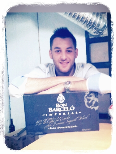 pndr10's profile picture. TODO NIÑO VIENE CON UN PAN DEBAJO DEL BRAZO, PERO YO VINE CON LA PANADERÍA ENTERA.