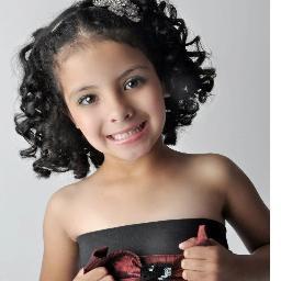 me chamo Dyellen Lopes e tenho 6 anos e sou modelo