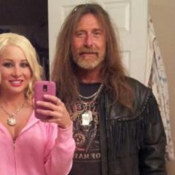 Professional Dumpster Diver, Sarah Oliver's dad #Wildman #Redneck #HarleyDavidson #5kidsby3women #RebelwithNoCause I sleep with women from 25-103 yrs old
