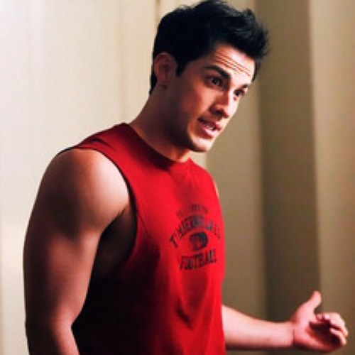 Just a crazy hybrid, sexy and charming. Girls like badass right? Because that's basically what I am. |Rp, +18 |Not looking|