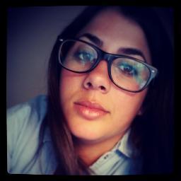 Ariadna_Che's profile picture. Standing on the sun