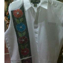 CHISBERAS Y TRAJES ESTILIZADOS
El arte y la elegancia en el vestir
un pedazo de Chiapas en cada lienzo