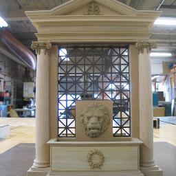 Architect who designes without apology an architecture governed by the classical column orders and their ornaments.