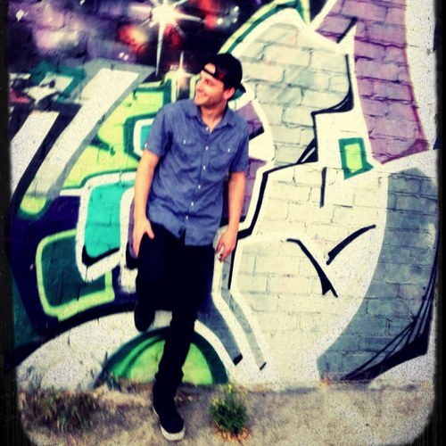 I'm a producer. Rappers / Singers get in contact with me for ORIGINAL beats Email: JFXMusic.LA@gmail.com
