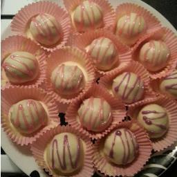 SalutationsCake's profile picture. Specialists in bespoke handmade artisan cake truffles.