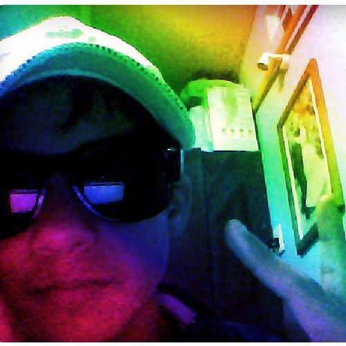 Weena.. Me llamo Martin eaea shjxsjdhs tengo 12 años me encanta jugar futbol e.e y busco polola ddhghsjaga lavo, plancho, cocino y me dejo pegar xd Shaaaaaoo!!