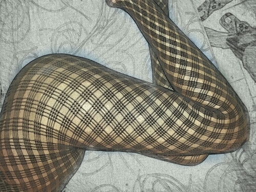 Sexy, naughty and fun married couple. We like to share our pictures and maybe more... She's 26  he's 29... Enjoy our pics.. thinking about swinging.