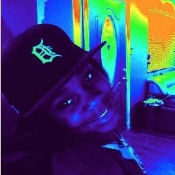 i'm wild, i'm crazzy  ,folow me and i will follow bck, if u mess wit me i will attack u from behind like a pitbull