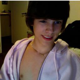 Brasileiro! :D . I'm boylieber and boydirectioner probem?