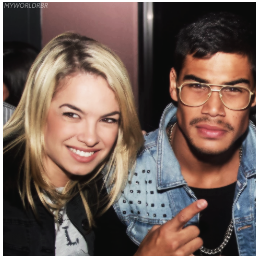 mika_vidalonga's profile picture. Oque eu sinto por você e mais que verdadeiro, é inexplicável, nem a distancia separa. Sou capaz de tudo pra ver voce sorrindo. @MicaelBorges_ 
Te amo ♥