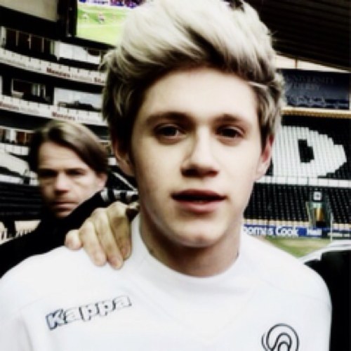 WantNiallsSmile's profile picture. this one time i met one direction and recieved 5 of the best hugs ever. ~zayn~louis~liam~niall~harry~ forever 0/5