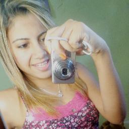 Sem simpatia, faz seu corre que eu faço o meu.
Não atravessa meu caminho, porque não sou problema seu! (y) '