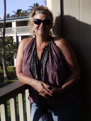 Writer (poetry, fiction, nonfiction, memoir, journals, blog), beachcomber, gardener, reader, photog, genealogy, loves family and friends, enjoys solitude.