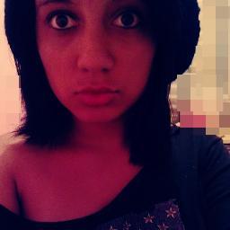 Oiie eu sou Jenny Santos 
Odeio pessoa grosseiras,Amos dormi (quem naum?) Amo paçoca kkk 
Me seguem? Sou legal eu garanto