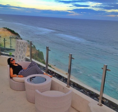 ebytika's profile picture. Life's short. Make sure you do what is worth it. Forget pointless and useless things that waste your time ♥ | Single mom ♥