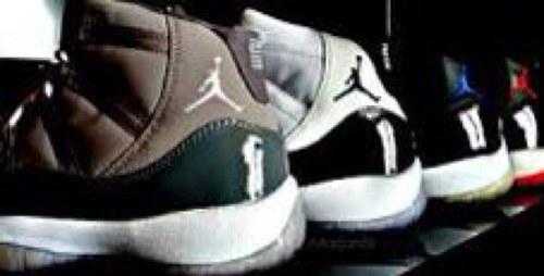 Send us a pic of your shoes at Topsportsgear@aol.com and have them be tweeted. Theee' sneaker head account. Bringing you the latest and greatest shoes.