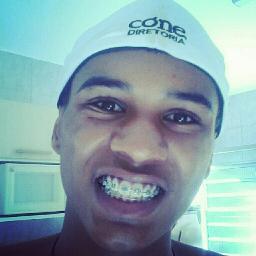 sou um cara legal gente boa e se fosse falar todas as minhas caracteristicas escreveria (...)