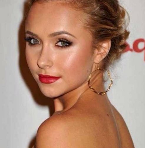 Grown up Isabelle Marie. Daughter of @fayette_rose . Loves to sing and go on adventures. Modern and 1832. OC ; RP