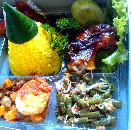 Tumpeng dan Nasi Kotak Acara Spesial 02132811995 dan 081287378735