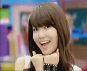 annyeonghaseyo, je ileum-eun salsaibnida. jeoneun 11 seibnida. naneun Banjarmasin-e salgo issseubnida. 2001 15beonjjae nae saeng-il 6wol.