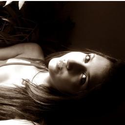 holaaa siganme porfavorr soy  claudia amo a justin bieber a selena gomezz ;)