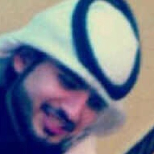 ‏أنتقي تغريداتي بِـ أسلوب مختلف / و أتحدث بِـ فكر عاالي / عقليَ يسبقنيّ بِـ سنوات وذوقي غير مرتبط بِـ ذوق أحد.. 
رجــاء تابعني اتابعگ