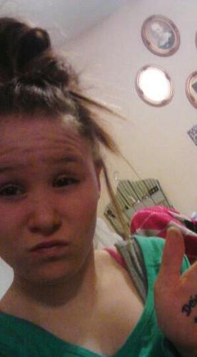 Heyy This is yourrr best friend!! I love youu (: your soooo funnny. Uhmm.. Welll you soo nice and I just wanted to tell everyone on twitter that you are awesome