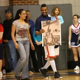 laid bak n chill 
Queens,ny/richmond,va
senior at newman u 
bball is my sport 
just tryin to make it for me n mom