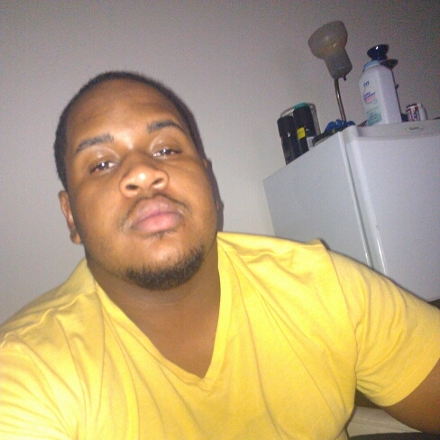 20. College Student, Studying Business Management, I Keep it Real #TeamRalphLauren #TeamLebron #TeamLoyalAlways #TeamFollowBack R.I.P. Reo I Luv You Bruh!!!!!