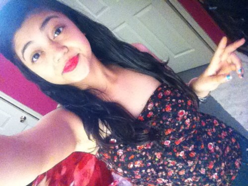 Hi :D follow me ill follow back ! Cx deal ? Okay deal cx Im mexican / honduran / single 3 Love pandas & unicorns lol & food :D byee peace ^.^
