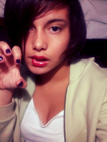 sou emotiva ,amo rock adoro animes gosto de ler sou o que sou não o que vc pensa mt menos o q vc diz, skype maaka.soares
